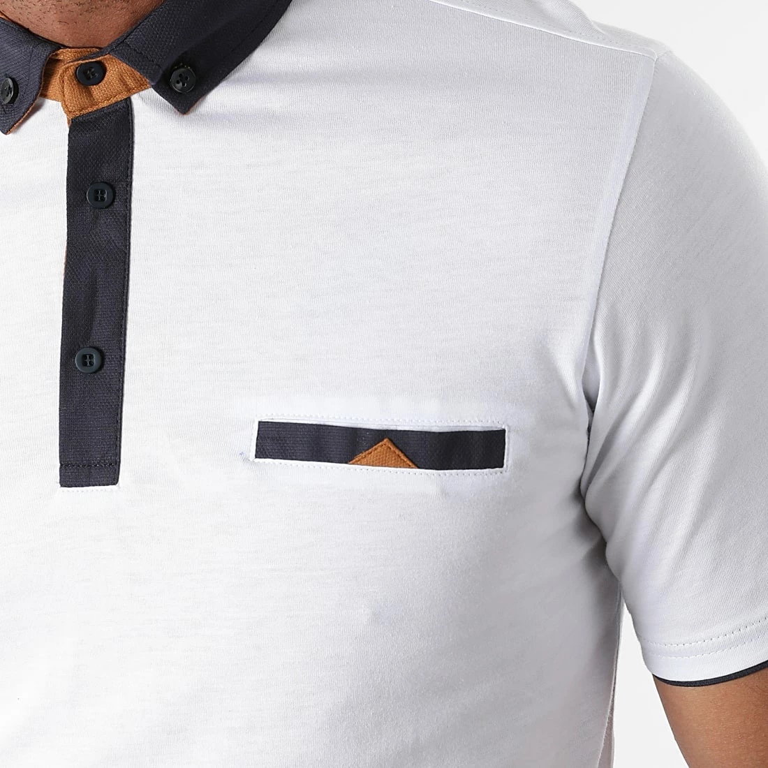 Polo Manches Courtes 5007 Blanc de Black Needle 3 Polo Manches Courtes 5007 Blanc de Black Needle – Image 2