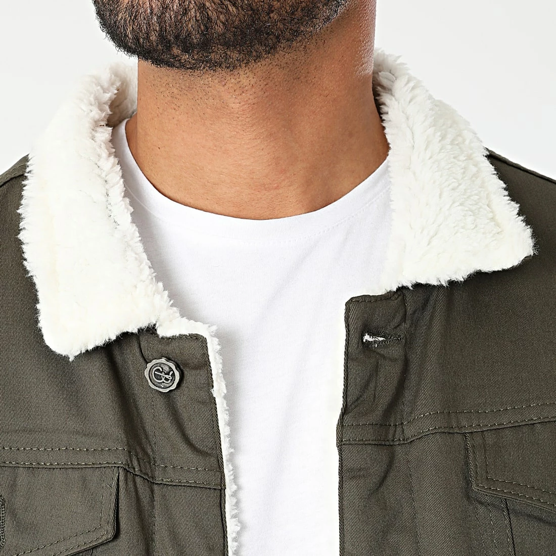 Veste Jean Col Mouton 7004 Vert Kaki de Black Needle 4 Veste Jean Col Mouton 7004 Vert Kaki de Black Needle – Image 2