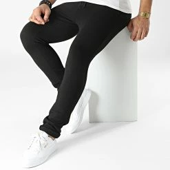 Pantalon 9001 Noir de Black Needle 8 Pantalon 9001 Noir de Black Needle -Black Needle Soldes black needle 294953 PNT 9001 BLACK 20211210T145639 03
