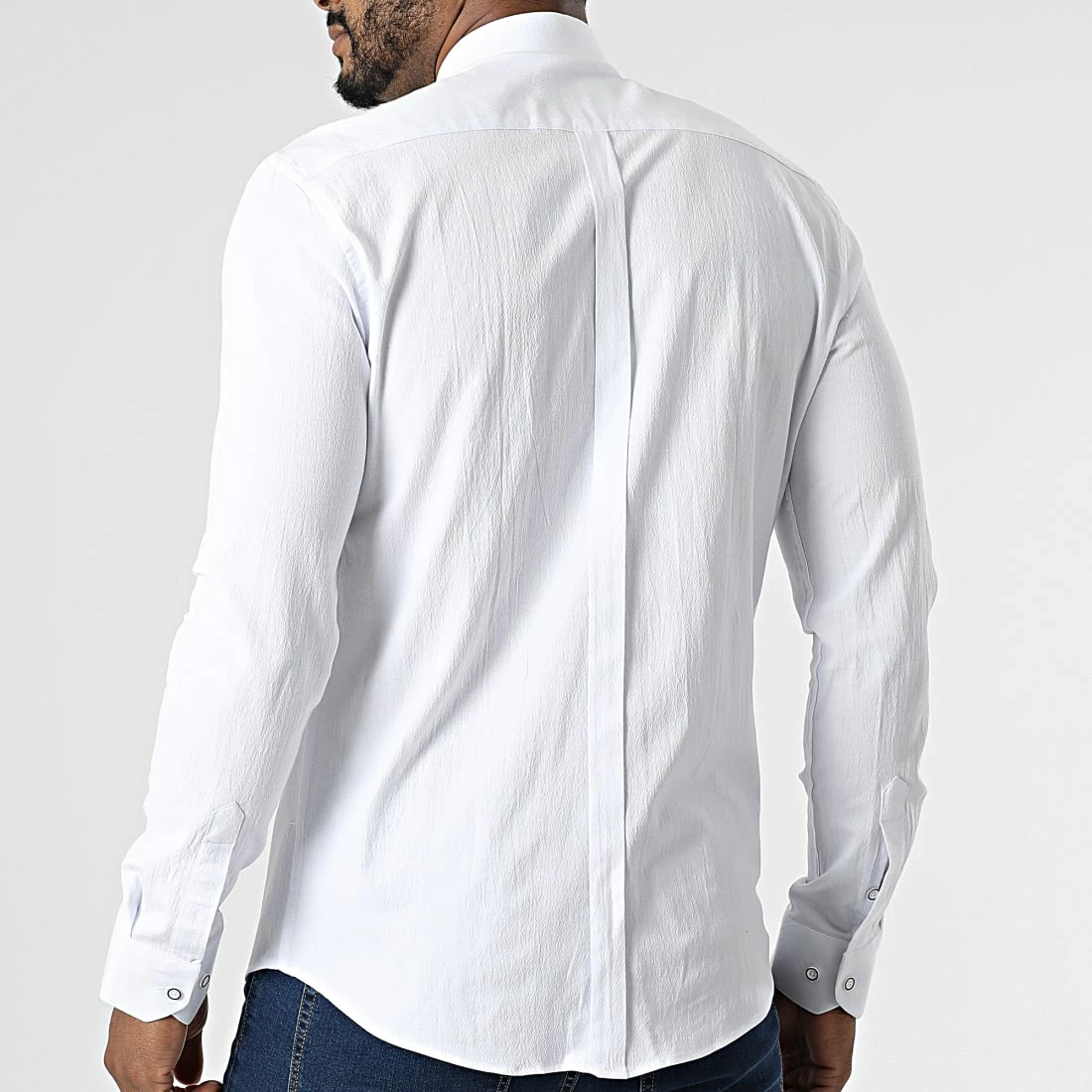 Chemise Manches Longues 3607 Noir de Black Needle 6 Chemise Manches Longues 3607 Noir de Black Needle – Image 4