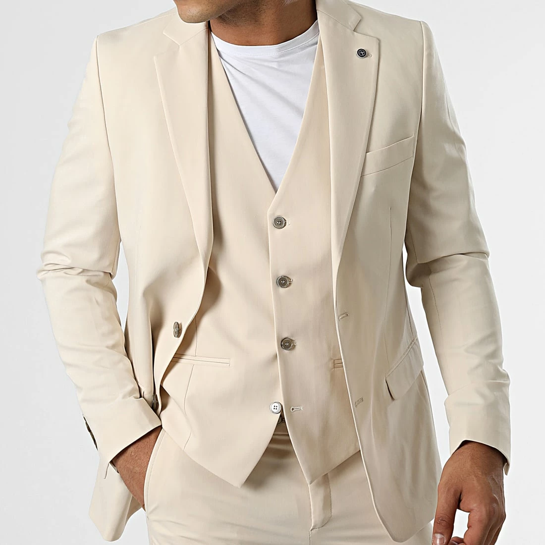 Ensemble Costume 3 Pièces 11672 Beige de Black Needle 4 Ensemble Costume 3 Pièces 11672 Beige de Black Needle – Image 2