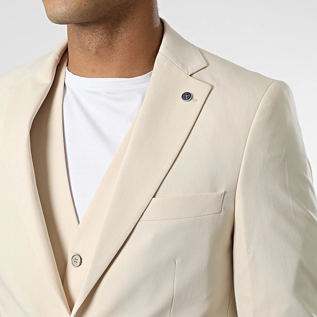 Ensemble Costume 3 Pièces 11672 Beige de Black Needle 5 Ensemble Costume 3 Pièces 11672 Beige de Black Needle – Image 3