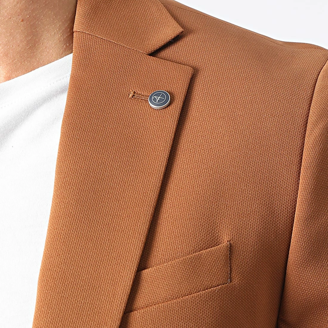 Veste Blazer 1024 Camel Foncé de Black Needle 4 Veste Blazer 1024 Camel Foncé de Black Needle – Image 2
