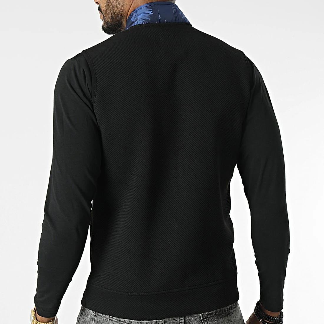 Veste Zippée Sans Manches BLC22K15 Noir Bleu Marine de Black Needle 6 Veste Zippée Sans Manches BLC22K15 Noir Bleu Marine de Black Needle – Image 4