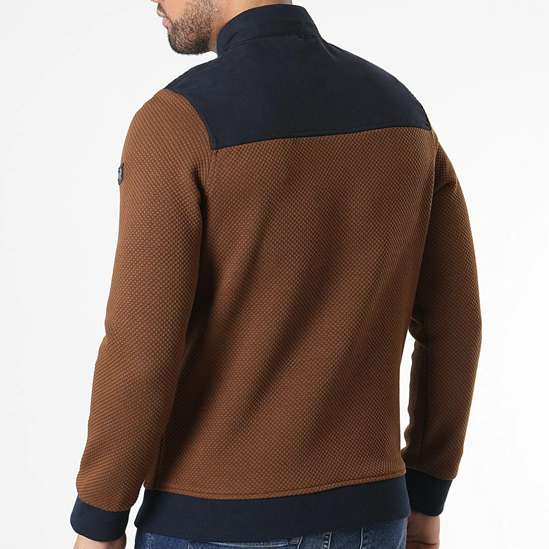 Veste Zippée BLC22K03 Marron Bleu Marine de Black Needle 6 Veste Zippée BLC22K03 Marron Bleu Marine de Black Needle – Image 4