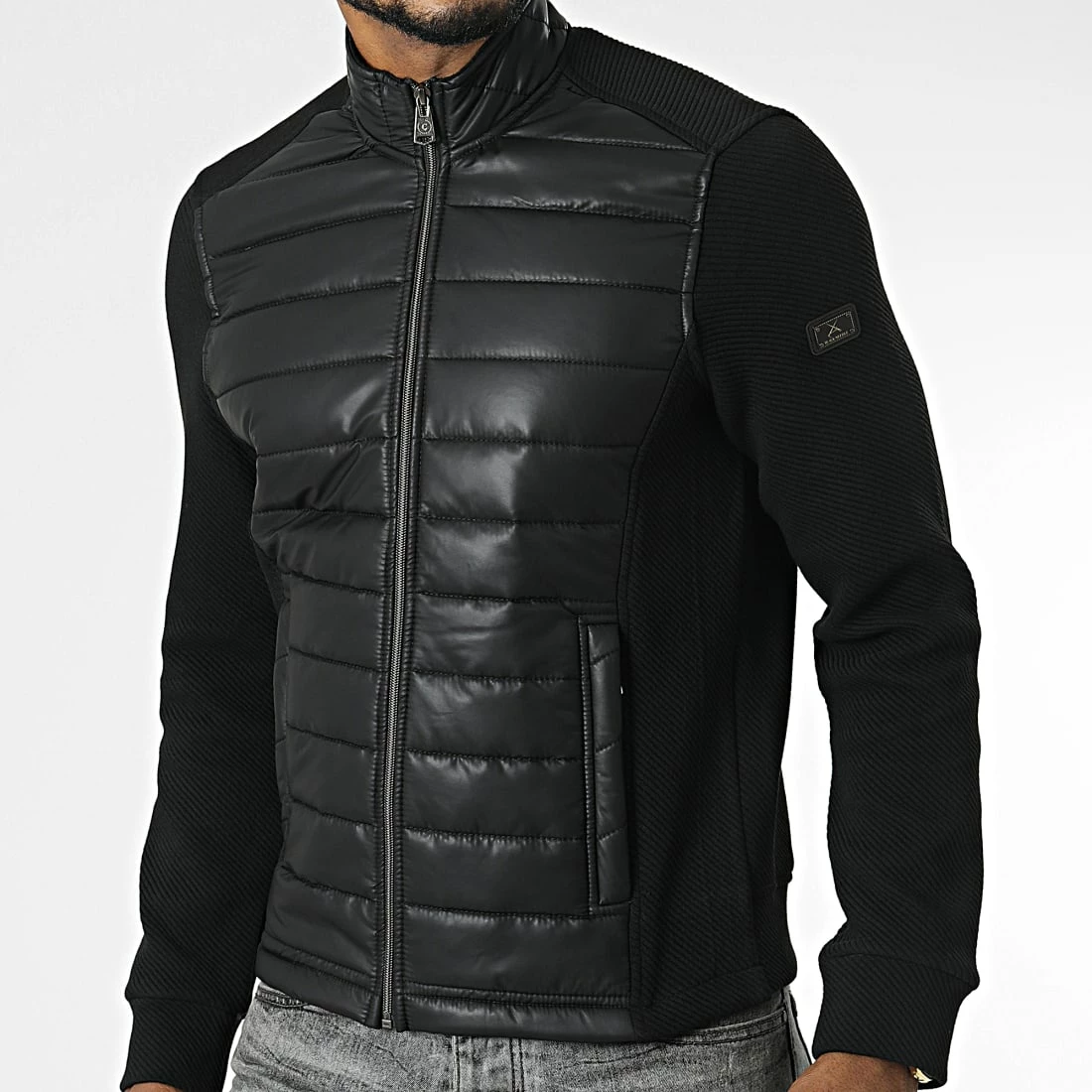 Veste Zippée BLC22K06 Noir de Black Needle 3 Veste Zippée BLC22K06 Noir de Black Needle