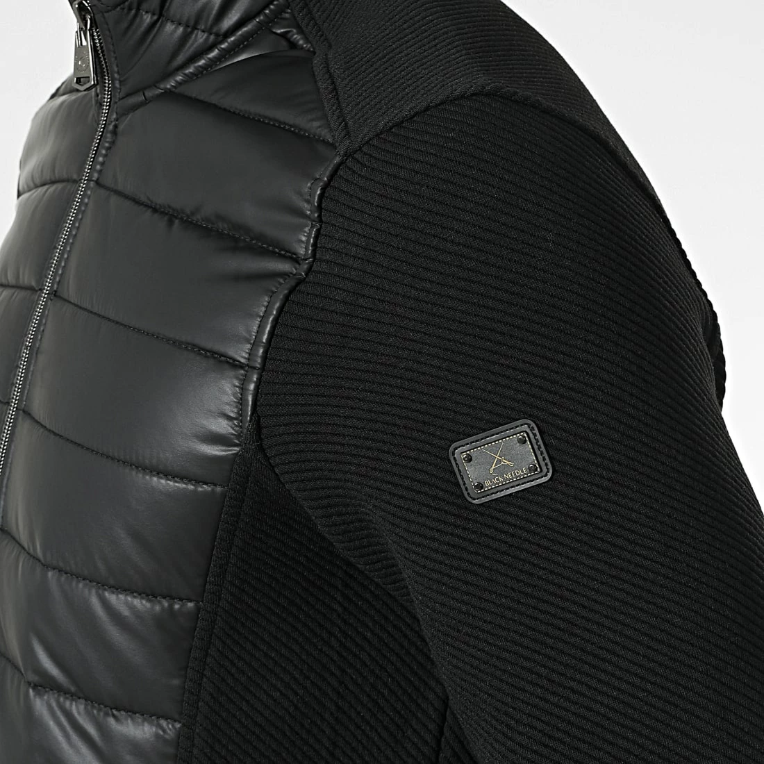 Veste Zippée BLC22K06 Noir de Black Needle 4 Veste Zippée BLC22K06 Noir de Black Needle – Image 2