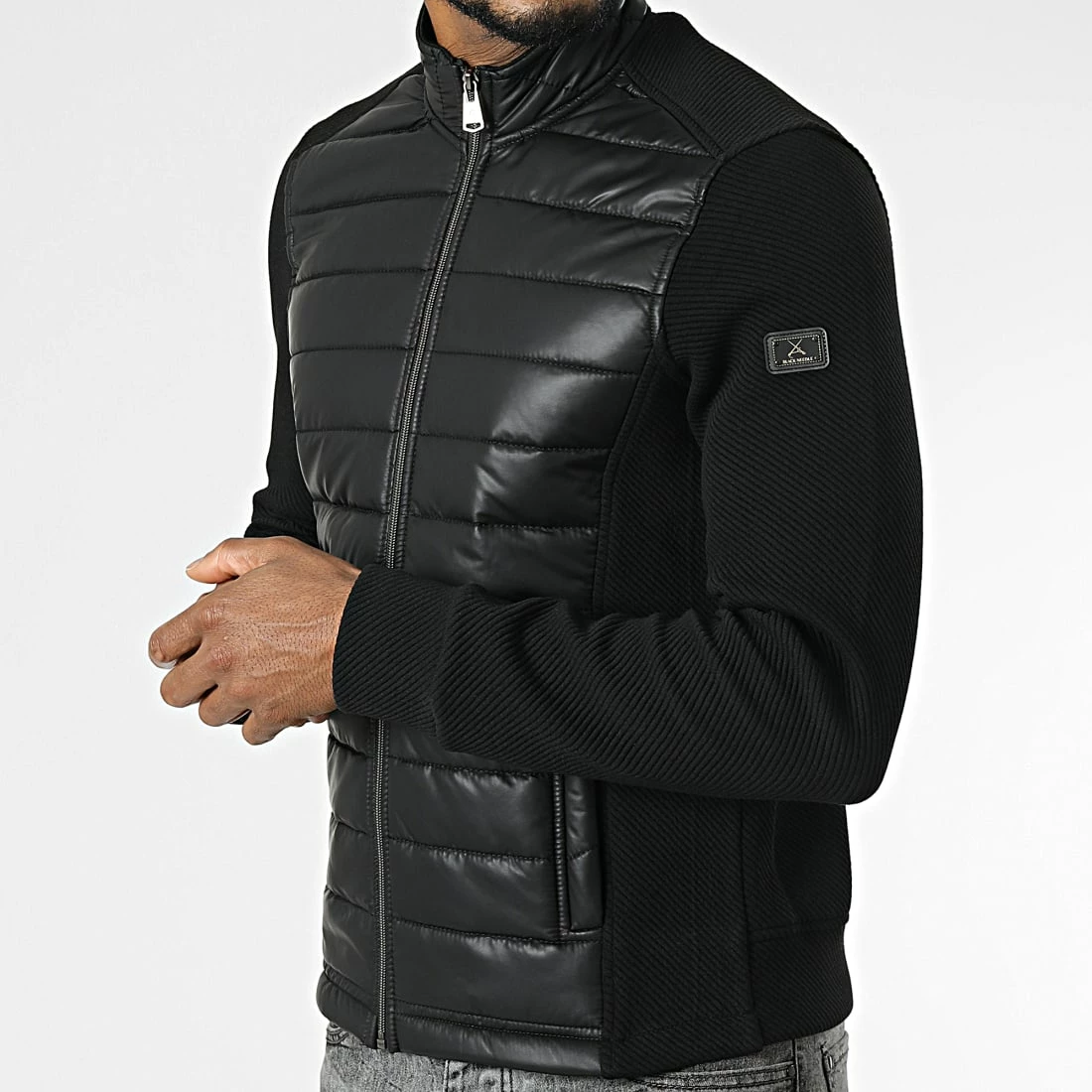 Veste Zippée BLC22K06 Noir de Black Needle 5 Veste Zippée BLC22K06 Noir de Black Needle – Image 3