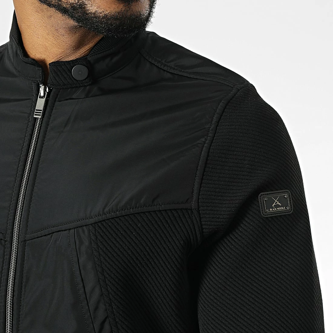 Veste Zippée BLC22K04 Noir de Black Needle 4 Veste Zippée BLC22K04 Noir de Black Needle – Image 2