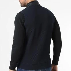 Veste Zippée Sans Manches BLC22K05 Bleu Marine Noir de Black Needle -Black Needle Soldes black needle 343356 BLC22K05 BLEU MARINE 20221013T155449 04