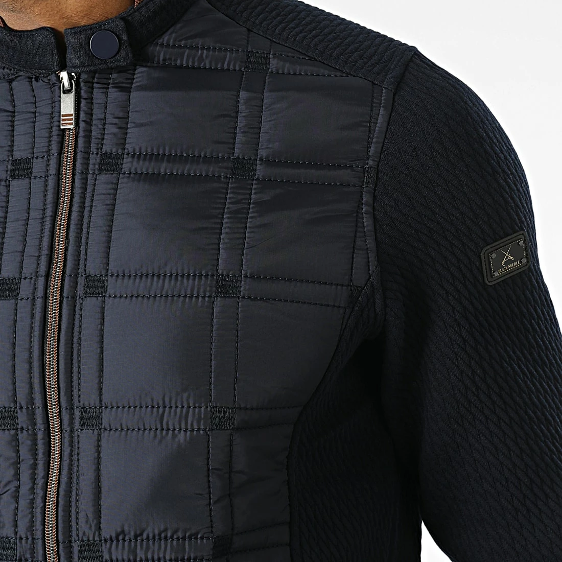 Veste Zippée BLC22K09 Bleu Marine de Black Needle 4 Veste Zippée BLC22K09 Bleu Marine de Black Needle – Image 2