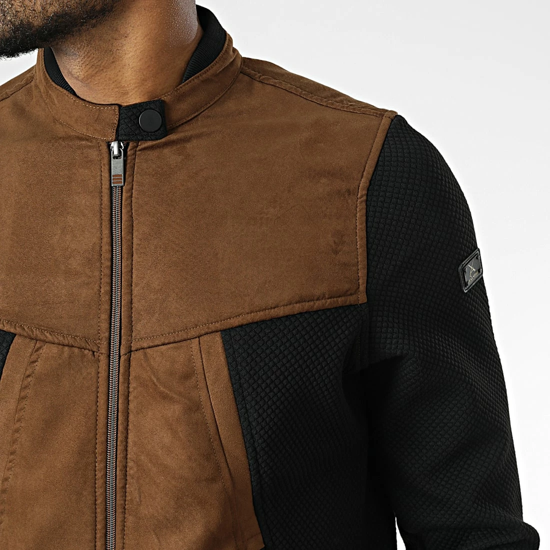 Veste Zippée BLC22K03 Noir Marron de Black Needle 4 Veste Zippée BLC22K03 Noir Marron de Black Needle – Image 2