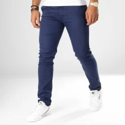 Black Needle Soldes 33 Pantalon Chino 1011 Bleu Nuit de Black Needle