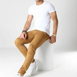 Pantalon Chino 1012 Moutarde Foncé de Black Needle -Black Needle Soldes classic series 183759 1012 MOUTARDE 20190521T153237 03