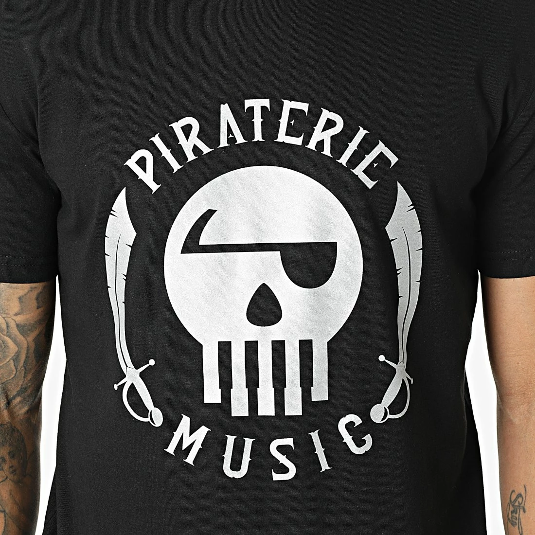 Tee Shirt Piraterie Music Noir Réfléchissant 4 Tee Shirt Piraterie Music Noir Réfléchissant – Image 2