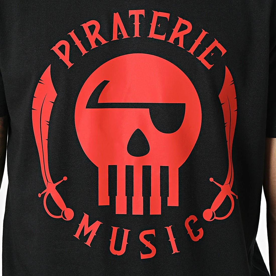 Tee Shirt Piraterie Music Noir Rouge 4 Tee Shirt Piraterie Music Noir Rouge – Image 2