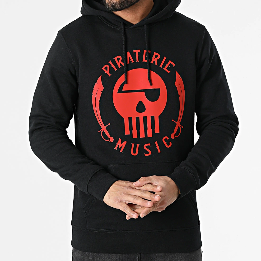 Sweat Capuche Piraterie Music Noir Rouge 5 Sweat Capuche Piraterie Music Noir Rouge – Image 3