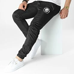 Pantalon Jogging Diamant Logo Noir de Piraterie Music 8 Pantalon Jogging Diamant Logo Noir de Piraterie Music -Black Needle Soldes la piraterie 309301 PIRAT JOG PIRATERIEMUSICLOGO NOIBLC 20220318T160857 03