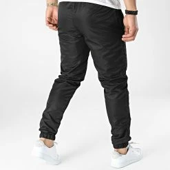 Pantalon Jogging Diamant Logo Noir de Piraterie Music 9 Pantalon Jogging Diamant Logo Noir de Piraterie Music -Black Needle Soldes la piraterie 309301 PIRAT JOG PIRATERIEMUSICLOGO NOIBLC 20220318T160859 04