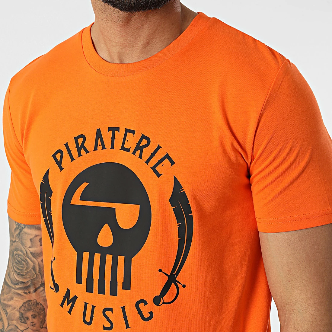 Tee Shirt Logo Orange Noir de Piraterie Music 4 Tee Shirt Logo Orange Noir de Piraterie Music – Image 2