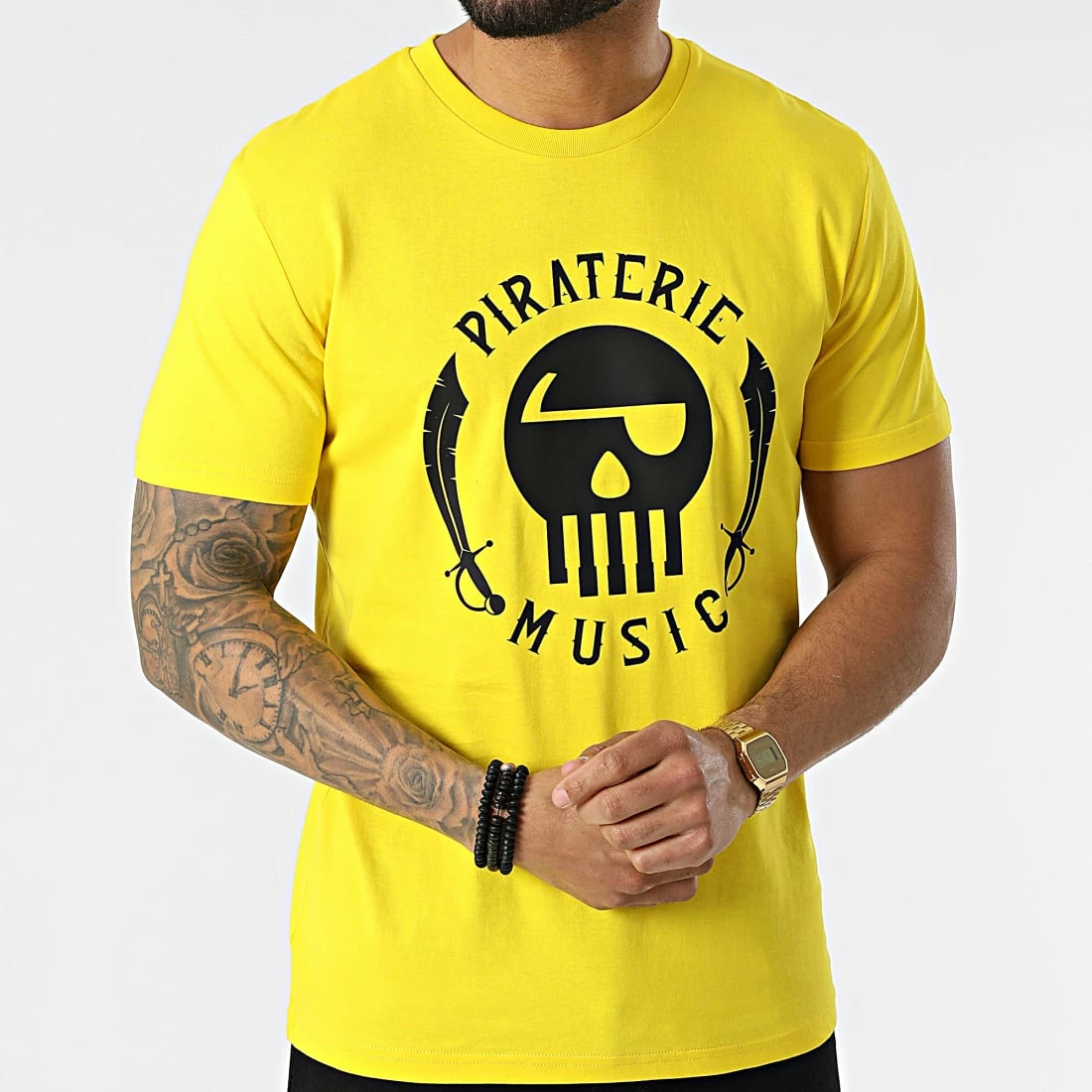 Tee Shirt Logo Jaune Noir de Piraterie Music 5 Tee Shirt Logo Jaune Noir de Piraterie Music – Image 3