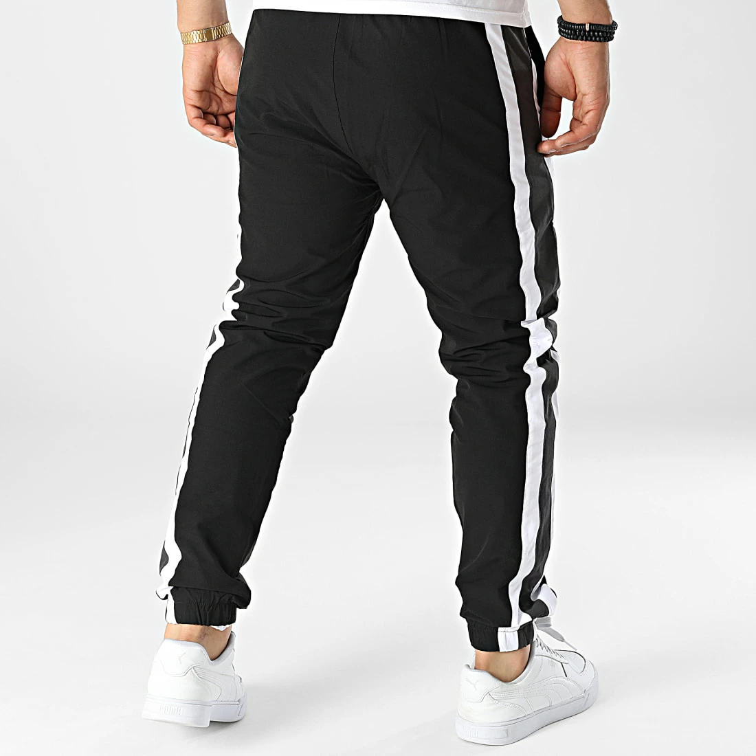 Pantalon Jogging A Bandes Sword 6363 Noir Gris Blanc de La Piraterie 6 Pantalon Jogging A Bandes Sword 6363 Noir Gris Blanc de La Piraterie – Image 4