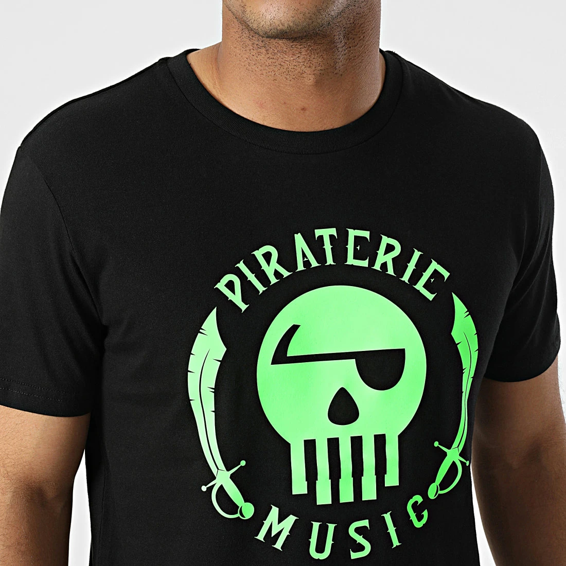 Tee Shirt Logo Noir Vert Fluo de Piraterie Music 4 Tee Shirt Logo Noir Vert Fluo de Piraterie Music – Image 2