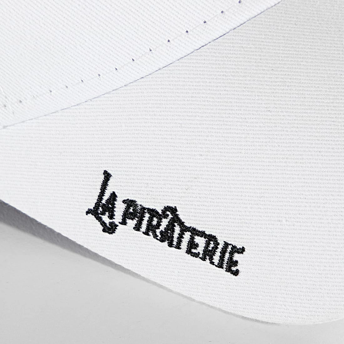 Casquette 9052 Blanc de La Piraterie 4 Casquette 9052 Blanc de La Piraterie – Image 2