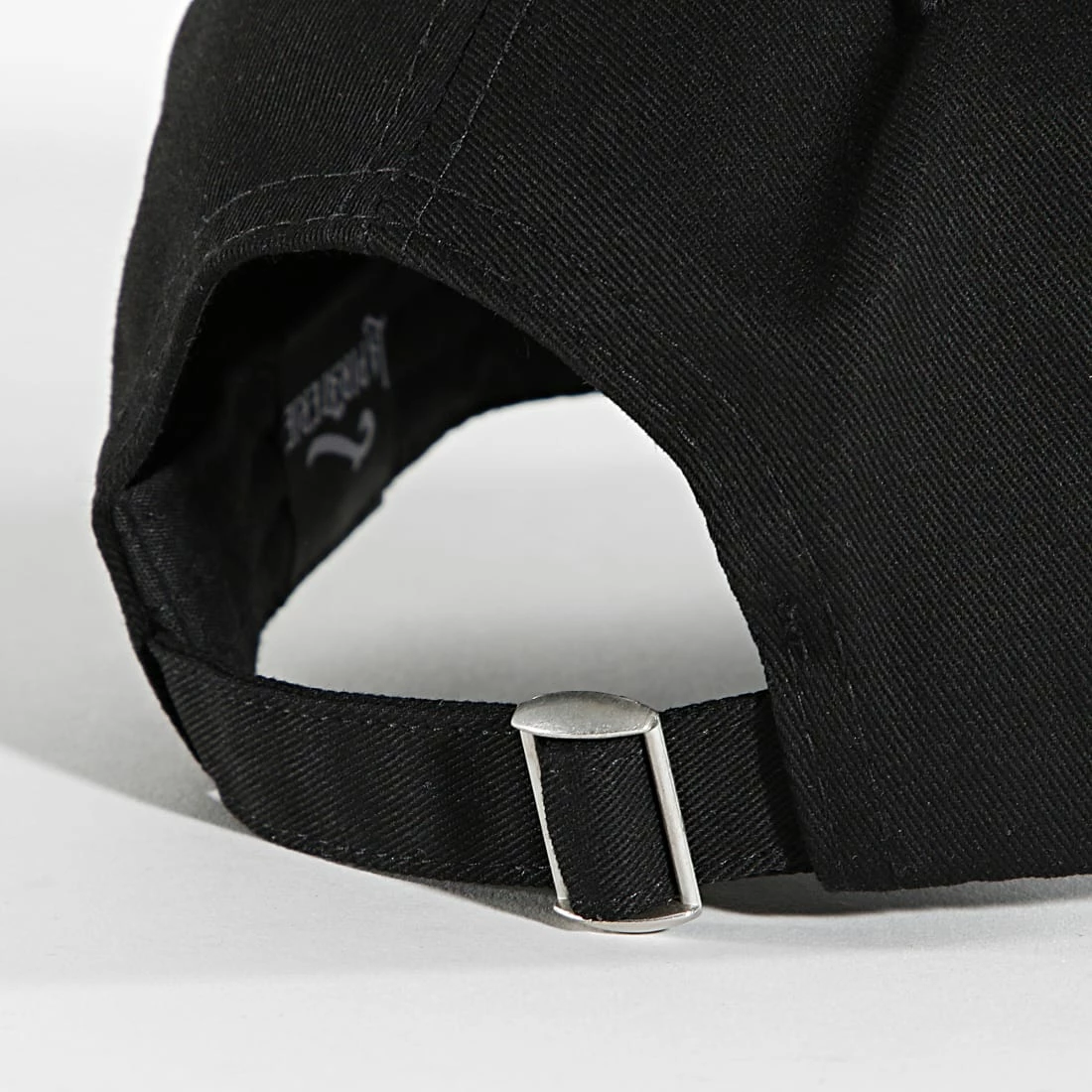 Casquette Plug 9054 Noir de La Piraterie 5 Casquette Plug 9054 Noir de La Piraterie – Image 3