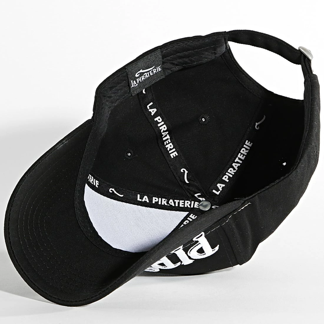 Casquette Plug 9054 Noir de La Piraterie 6 Casquette Plug 9054 Noir de La Piraterie – Image 4
