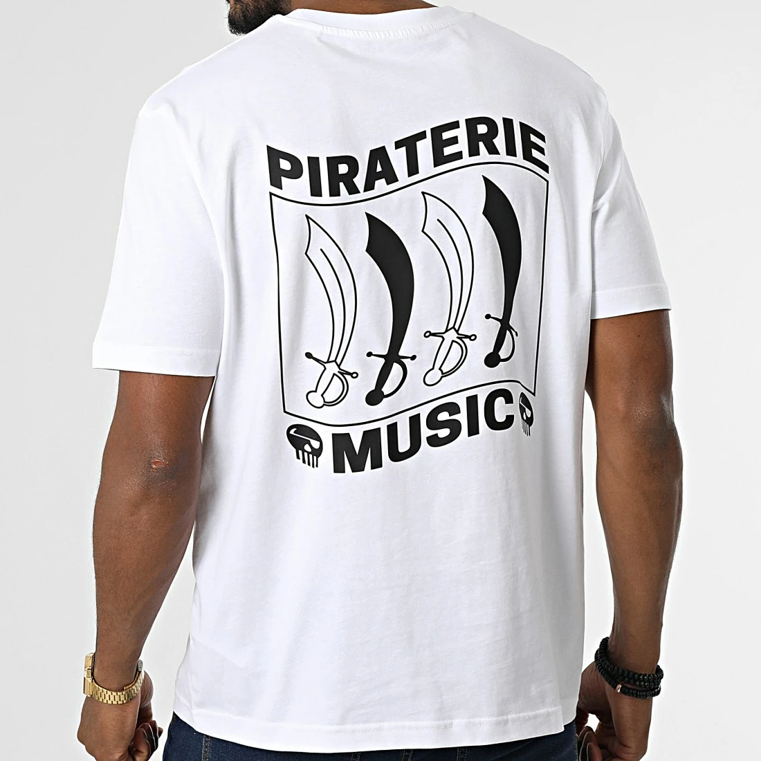 Tee Shirt Oversize Etendard Blanc Noir de Piraterie Music 3 Tee Shirt Oversize Etendard Blanc Noir de Piraterie Music