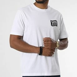 Tee Shirt Oversize Etendard Blanc Noir de Piraterie Music 8 Tee Shirt Oversize Etendard Blanc Noir de Piraterie Music -Black Needle Soldes la piraterie 341069 PIRAT TSO ETENDARD BLCNOI 20220930T154845 03